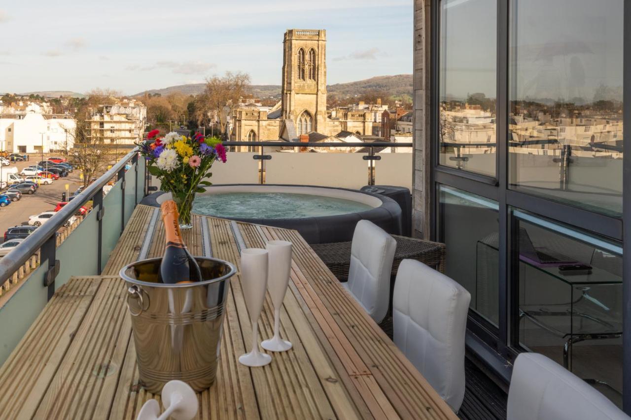 Central Penthouse With Hot Tub & Views 22 チェルトナム エクステリア 写真